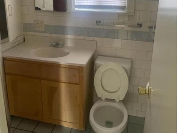 2nd image of 145 N Inez St #3