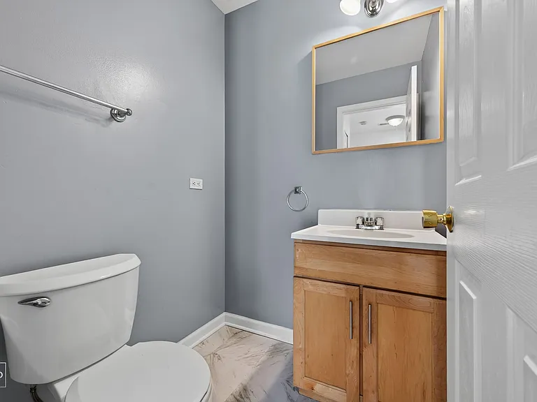 7922 Knottingham Cir #B — Photo 11