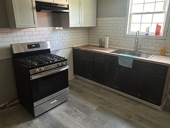 3rd image of 69 Lark St