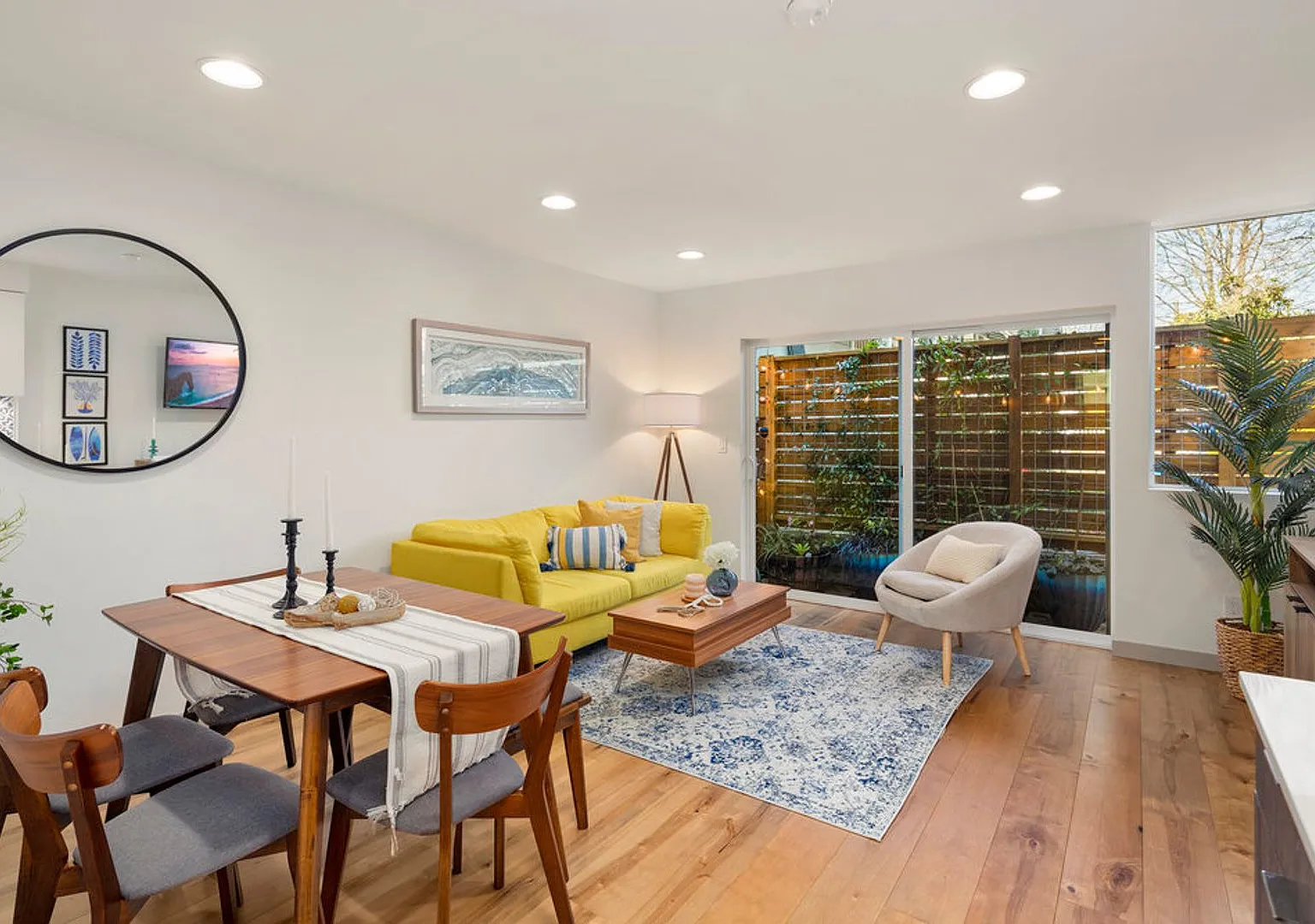 Modern Beacon Hill Townhome | Rooftop Deck with City Views — Photo 4
