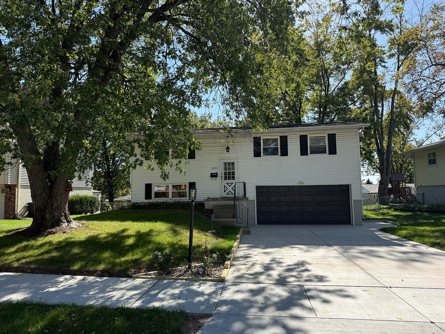 3 bed, 2.5 bath, 1708 sqft, $2,400 — Photo 1
