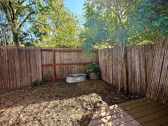 5th image of 1804-1806 Beaver St #1