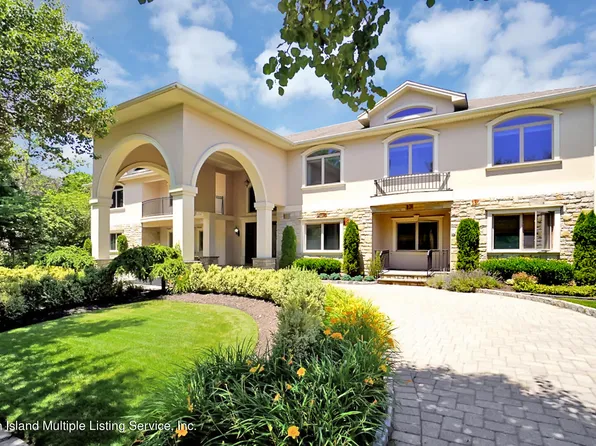 61 Direnzo Ct, Staten Island, NY 10309