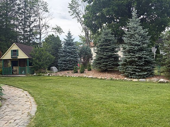 2nd image of 61 Phillips Rd