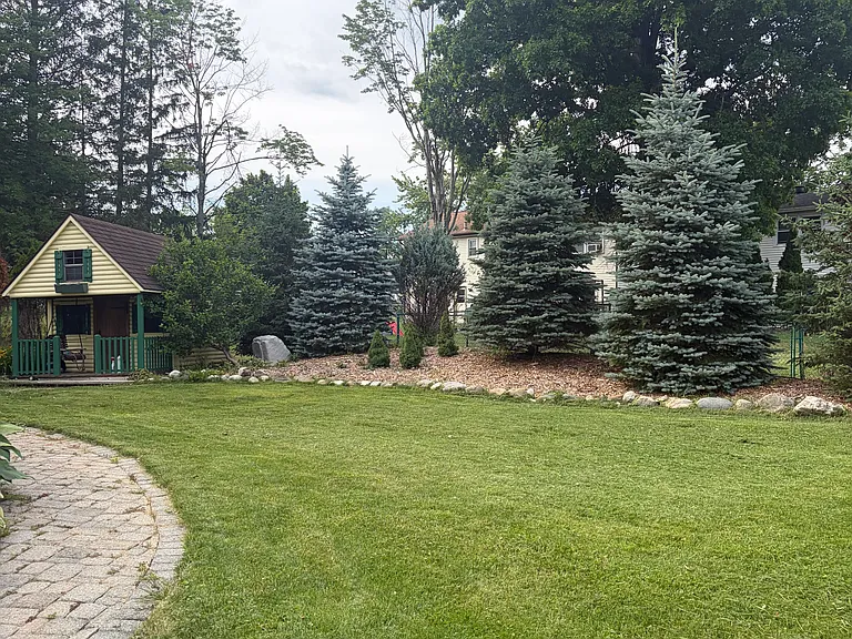 61 Phillips Rd — Photo 2
