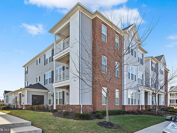 2nd image of 40 Foulkes Ln APT 11