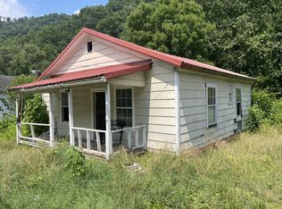 750 Middle Patch Rd, Gallagher, WV 25083
