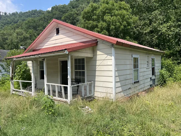 750 Middle Patch Rd, Gallagher, WV 25083