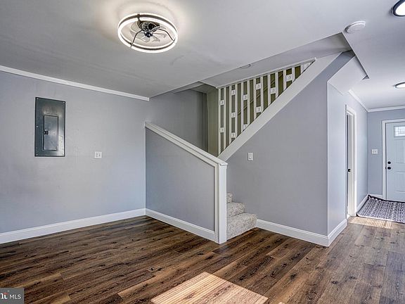 4th image of 500 Robbins St