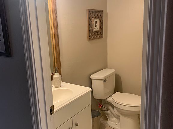 5th image of 117 Wellington Pl #0