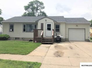 740 Rose Ave, Garner, IA 50438
