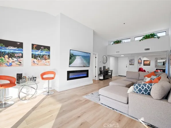 260 Cagney Ln APT 301, Newport Beach, CA 92663