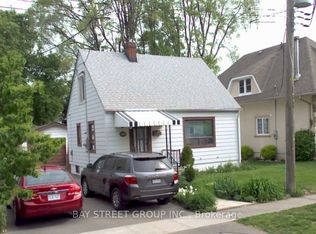 103 Uno Dr, Toronto, ON M8Z3P2