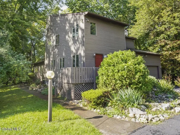 175 Maxwell Road, Latham, NY 12110