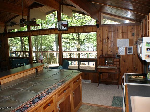 5th image of 1265 Arrowhead Dr