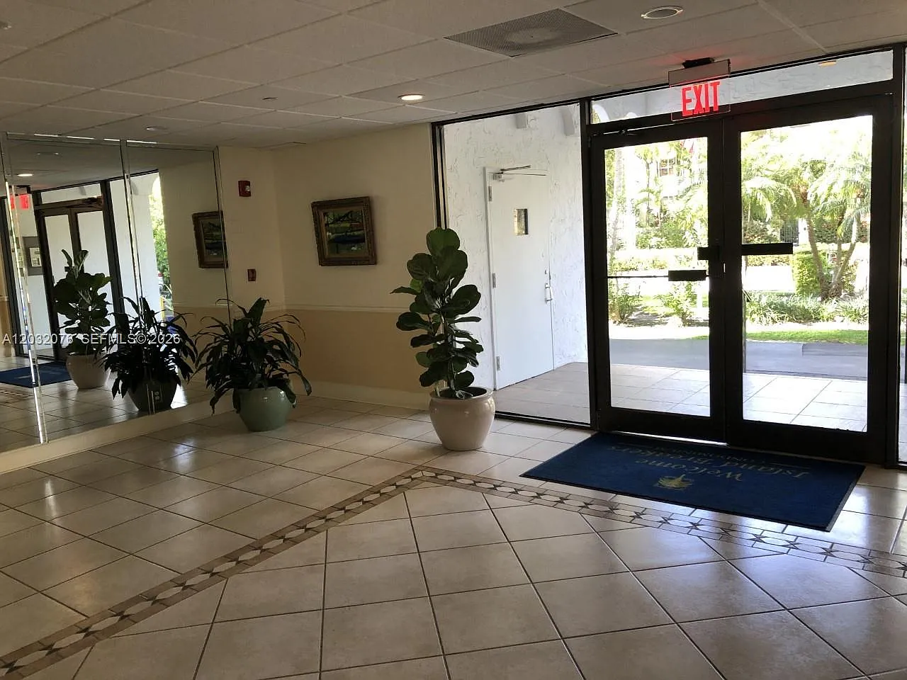 Island Breakers Condo — Photo 2