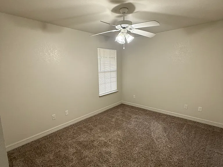 820 N Beal St #B — Photo 22