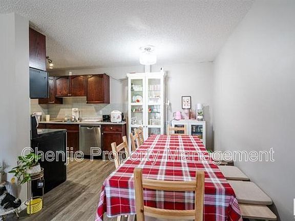 5th image of 10615 110th St NW #204