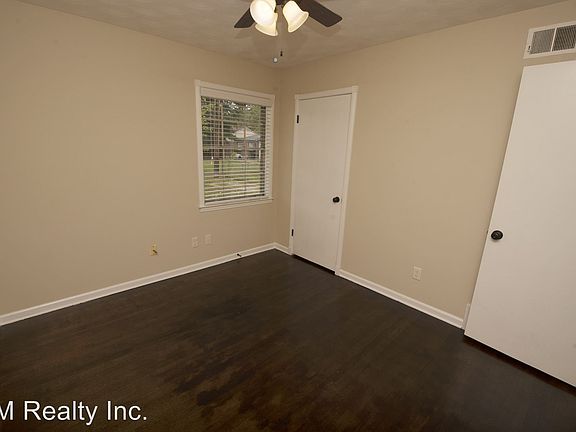 3rd image of 4999 Chuck Ave