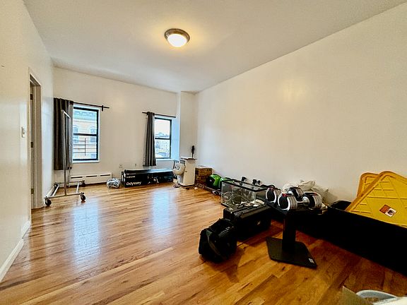 3rd image of 5202 5th Ave #3