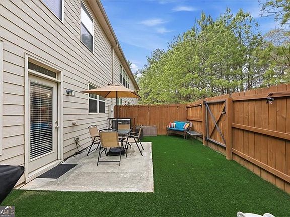 3rd image of 5527 Radford Loop