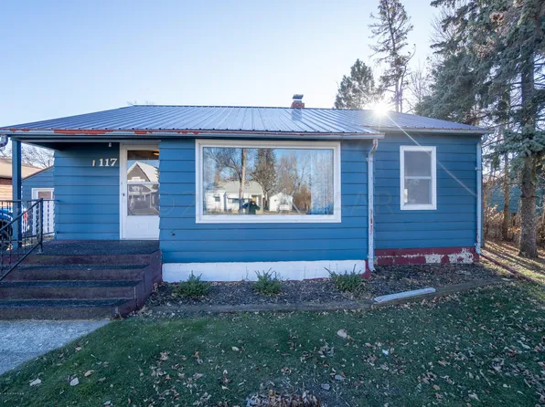 117 Central Ave, New Rockford, ND 58356