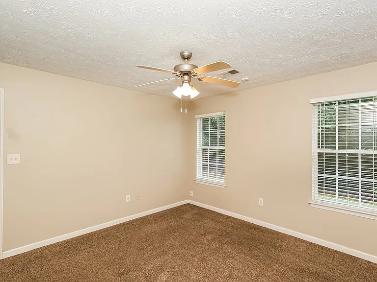 501 Saint Charles Ave — Photo 10