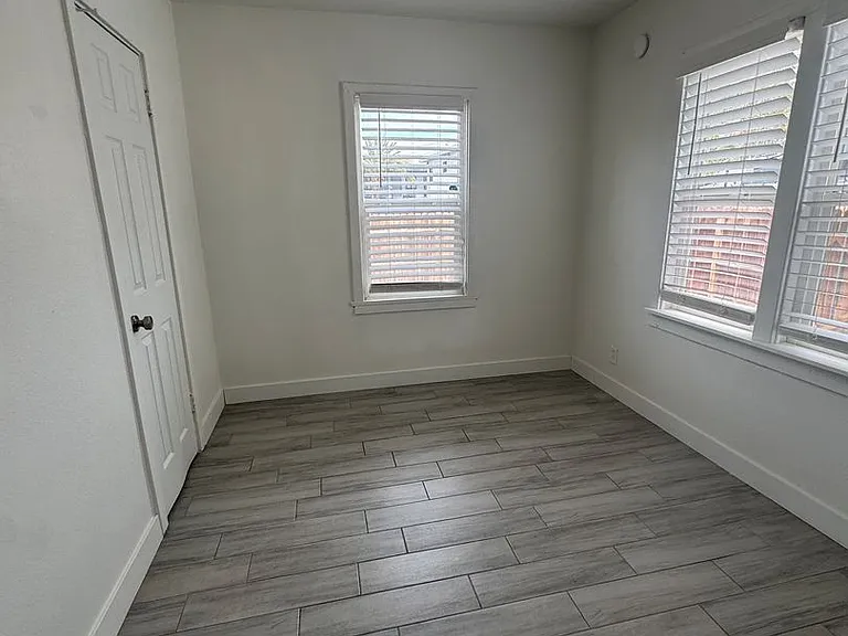 1422 S Casino Center Blvd — Photo 20