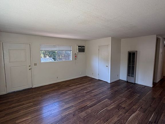 5th image of 1448 Warner St #B