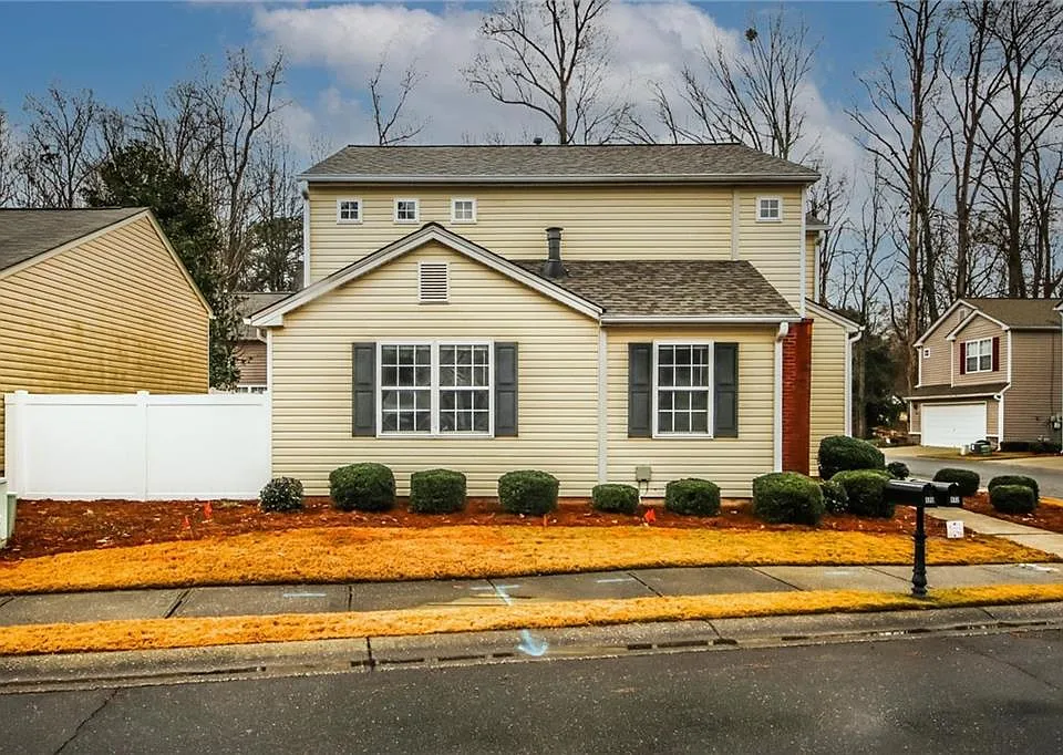 170 Windcroft Ln NW