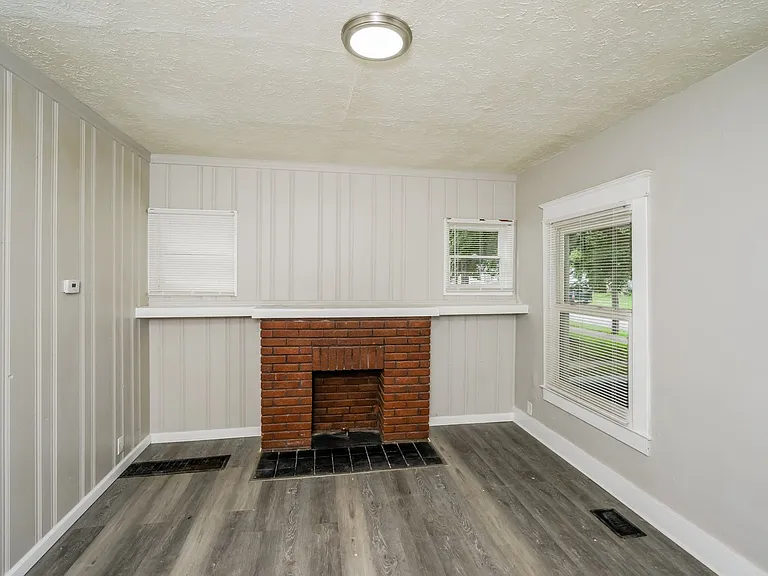 1474994_020_living_room_12892258.jpg