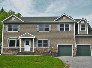 134 S Main St, Florida, NY 10921