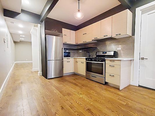 1st image of 287 Harman St