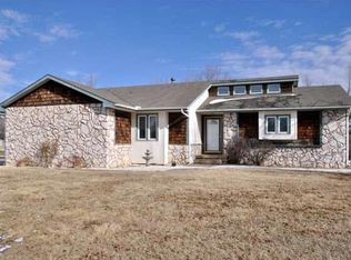 282 N Willo Esque St, Wichita, KS 67212