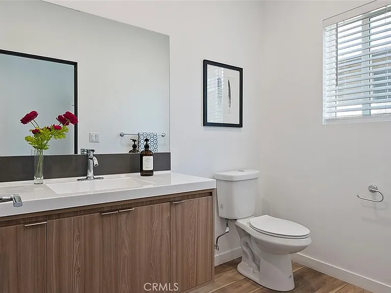 13538 Vanowen St #4 — Photo 28