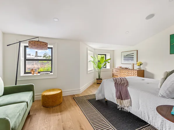 370 Hancock Street image 13 of 16