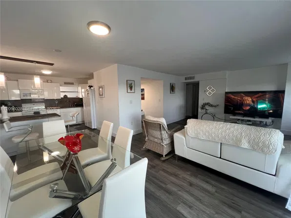 6300 SW 138th Ct APT 405, Miami, FL 33183