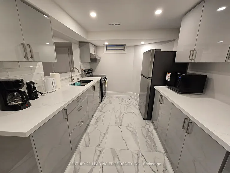 14 Porthclair Ct — Photo 7
