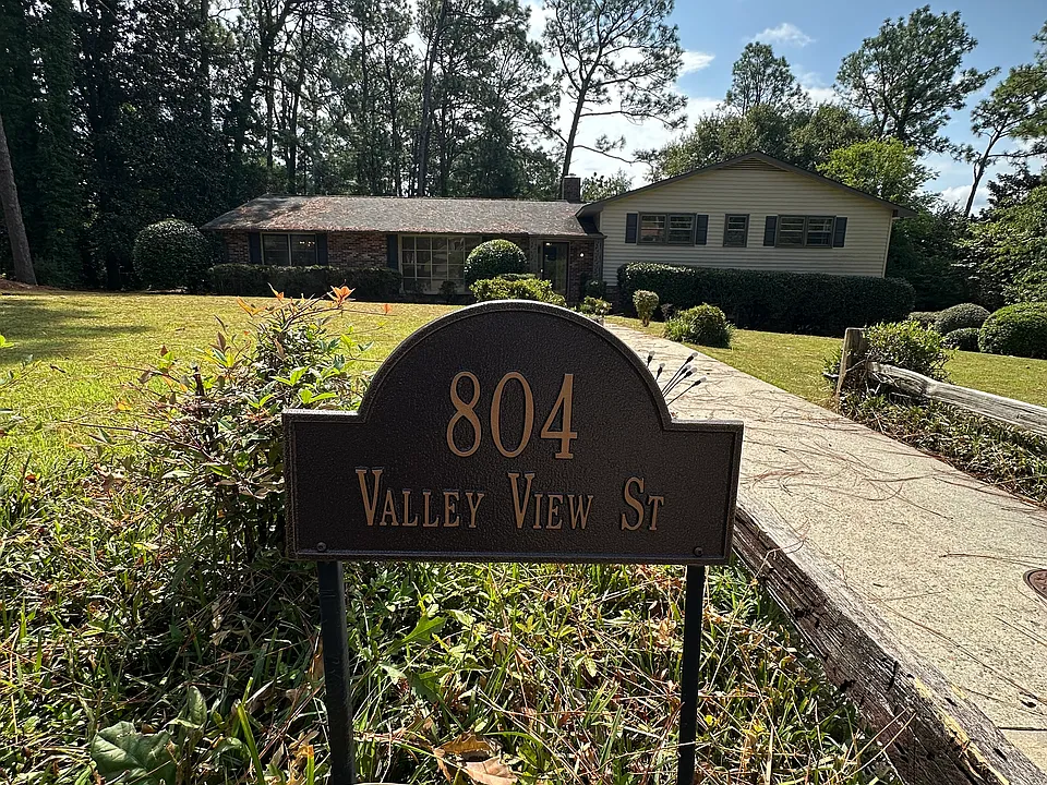 804 Valley View St