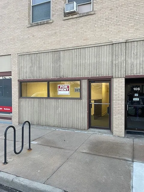 Building Photo - 107 E 6th St