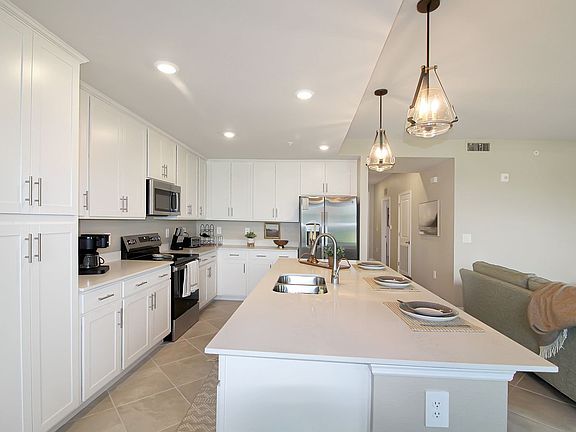 5th image of 12320 Wellen Golf St #102