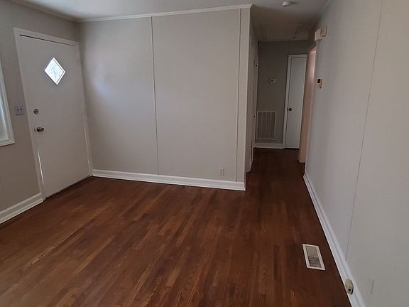 3rd image of 437 Red Tip Ln