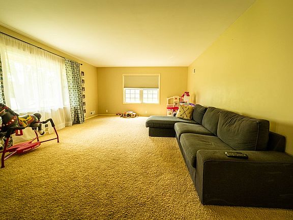 3rd image of 2508 SW Sunset Dr