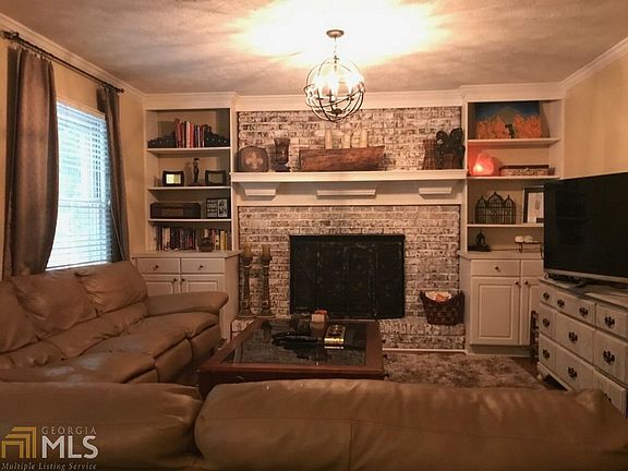 3rd image of 3996 Guilford Ct