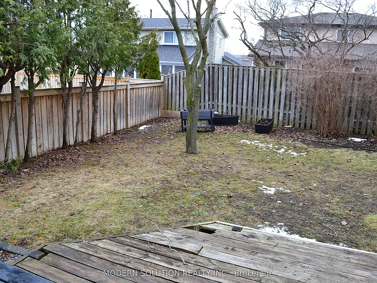 65 Manning Cres — Photo 29