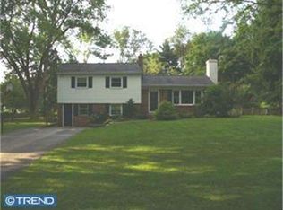 28 Hillbrook Cir, Malvern, PA 19355