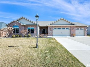 213 Shadow Crk, Washington, IL 61571