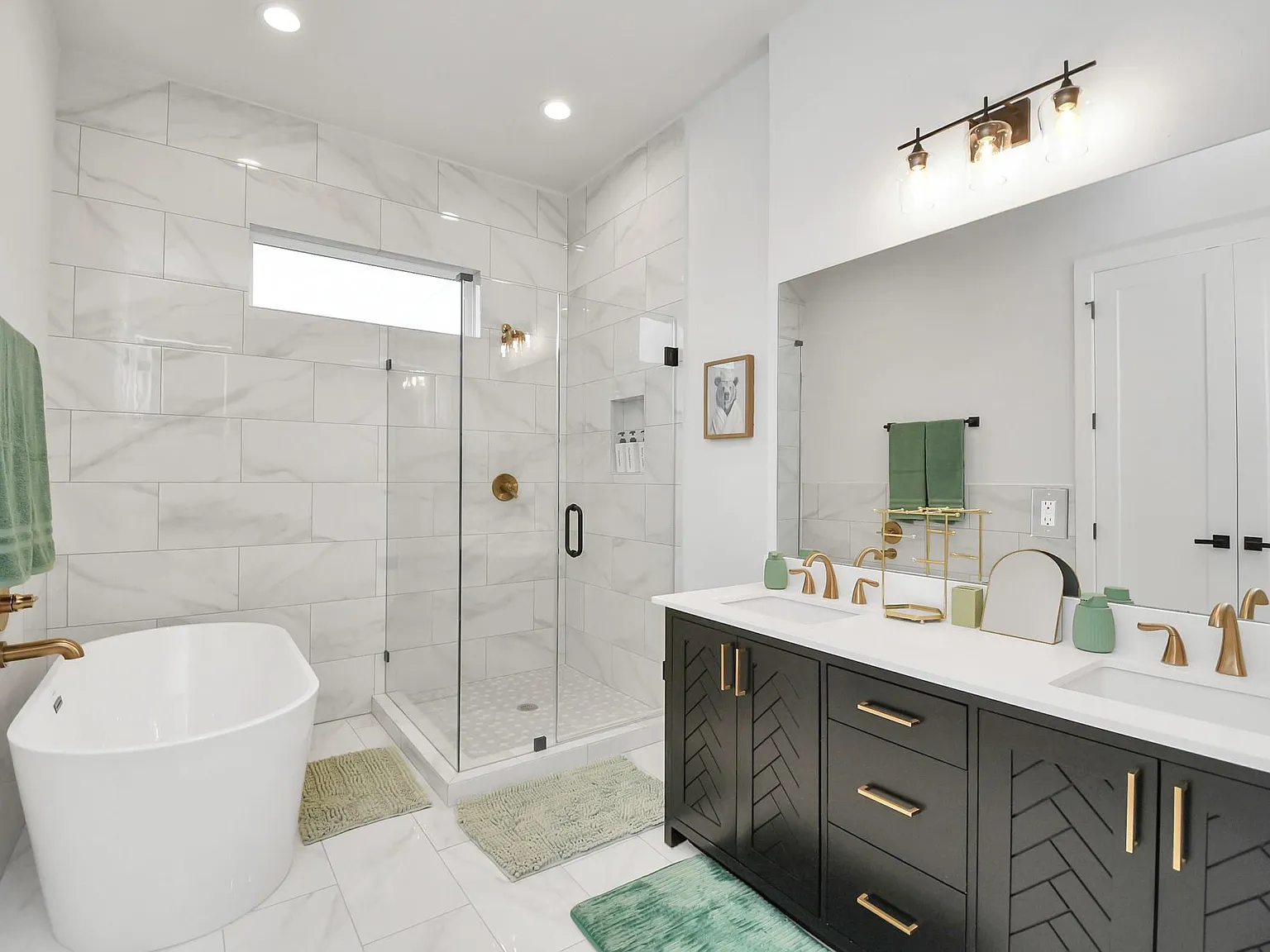 4 bed, 2.0 bath, 1798 sqft, $2,900 — Photo 3