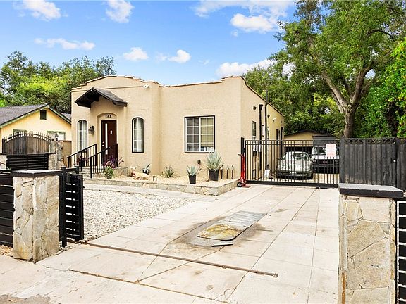 5th image of 868 W Calaveras St
