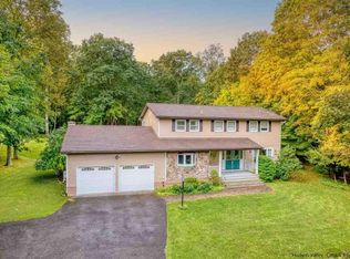 24 Niles Dr, Woodstock, NY 12498